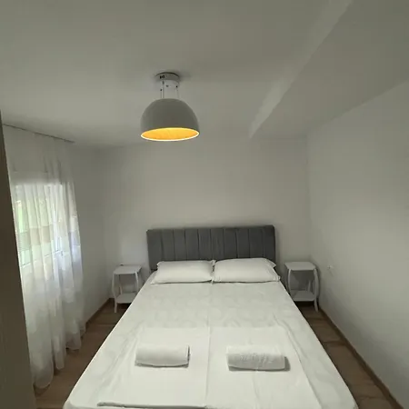 Vacation By Andrea 3* Τίρανα